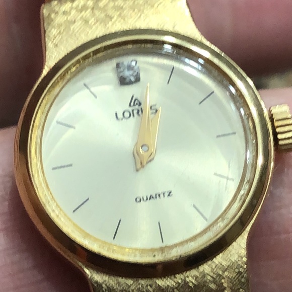 Ladies Lorus Quartz Watch-diamond accent - Picture 10 of 11